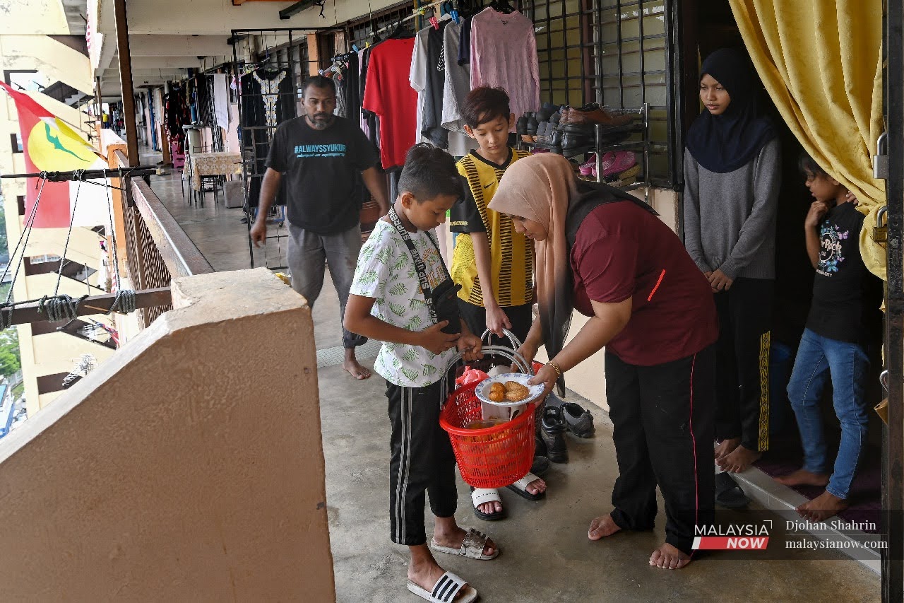 usaha-usaha membantu orang kurang upaya (oku) usaha-usaha membantu orang kurang upaya (oku)