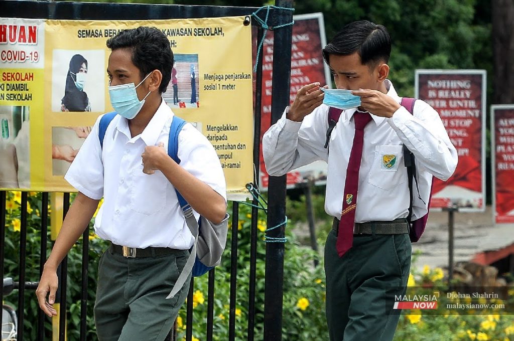 Teens Aged 12 To 17 To Begin Receiving Covid Jabs Malaysianow