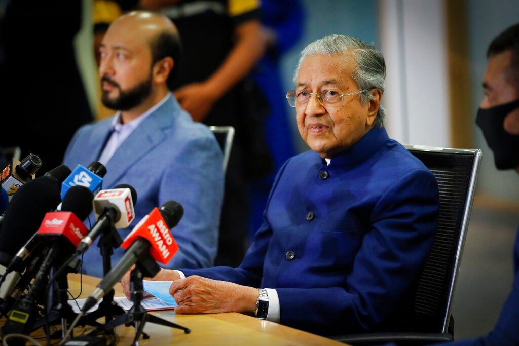 mahathir-mukhriz-pejuang-AP-130721