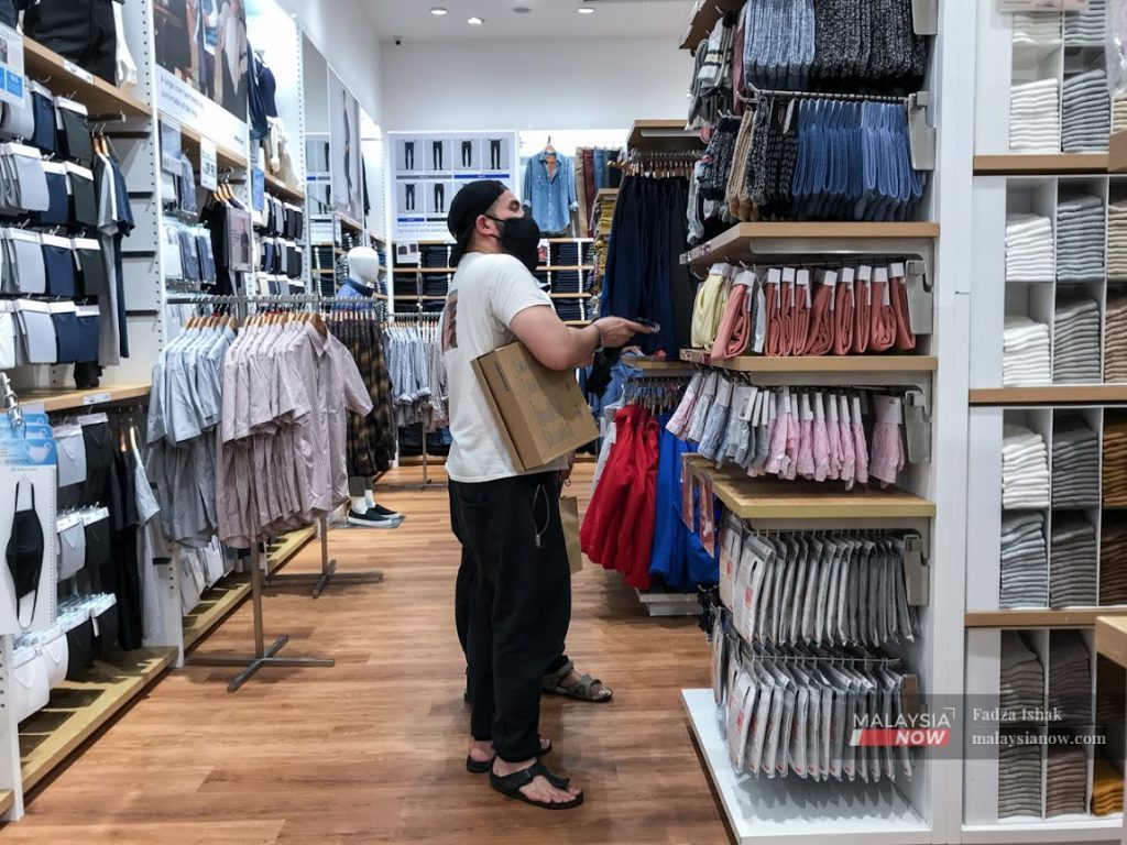 Uniqlo Operator Fast Retailing Posts Record Net Profit Malaysianow